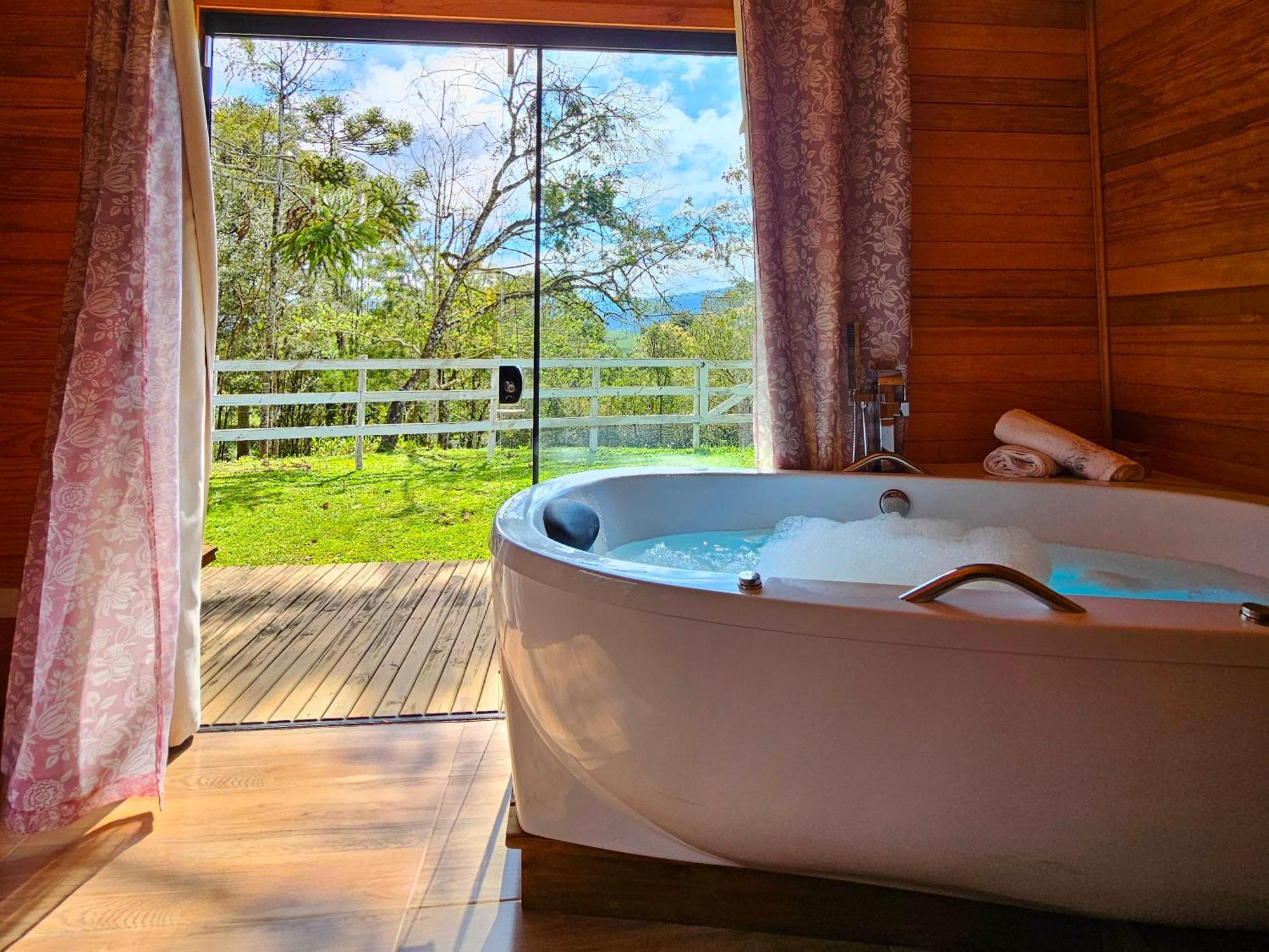 Cabana Com Hidromassagem Бон-Ретиру Экстерьер фото